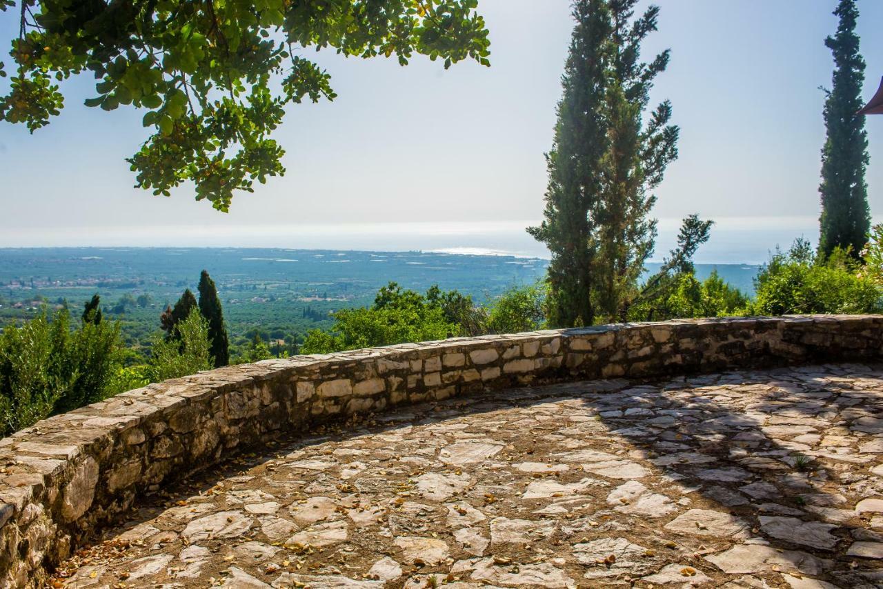 Villa Petromanos, a unique place with dreamy sunsets! à Xirokambos  Extérieur photo
