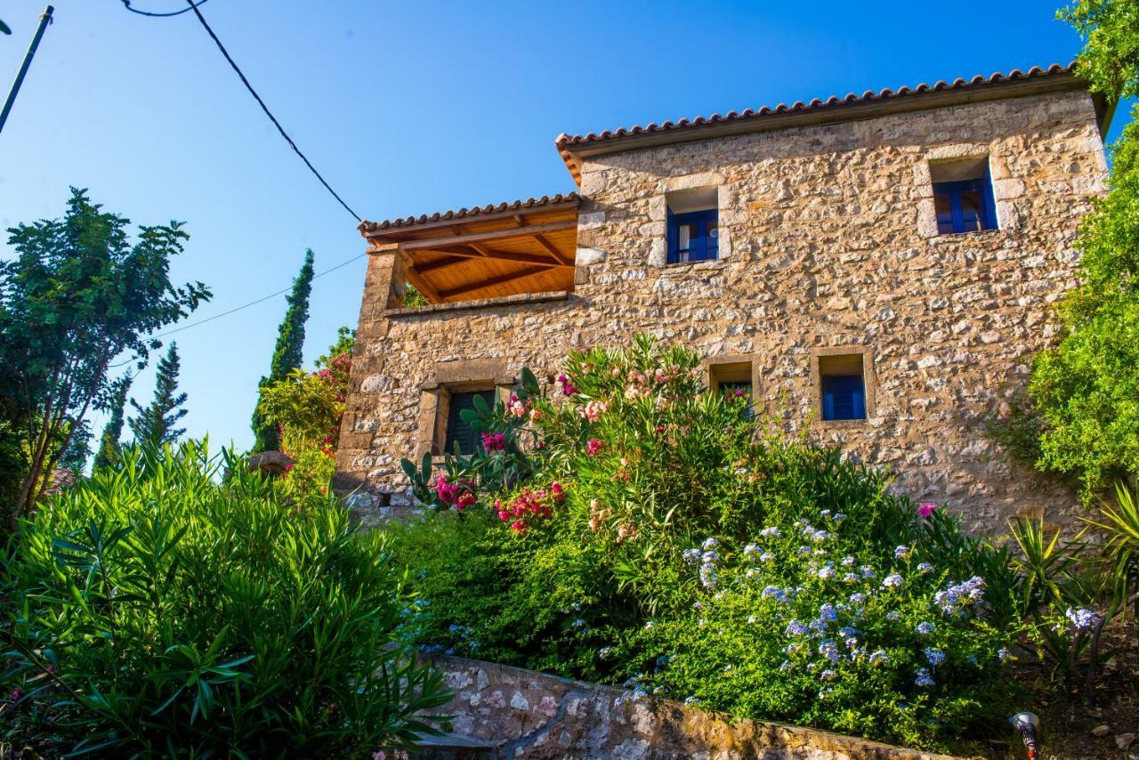 Villa Petromanos, a unique place with dreamy sunsets! à Xirokambos  Extérieur photo