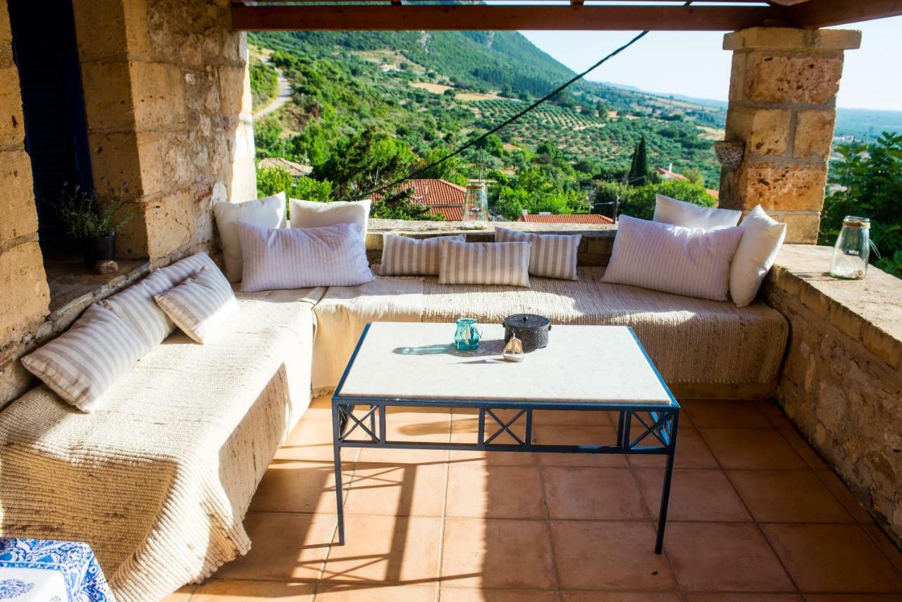 Villa Petromanos, a unique place with dreamy sunsets! à Xirokambos  Extérieur photo